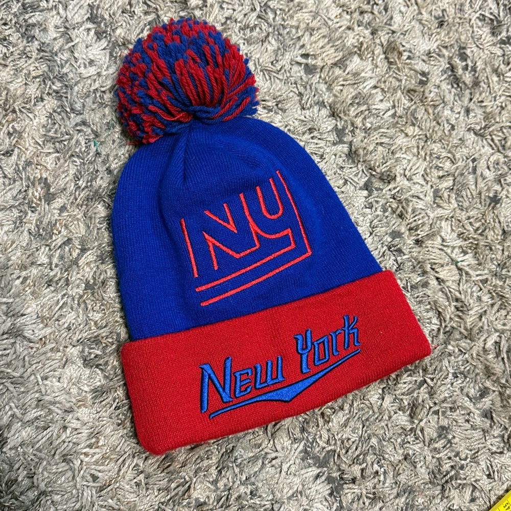 Leader of the game LG Red and Blue NEW YORK Knit BENNIE